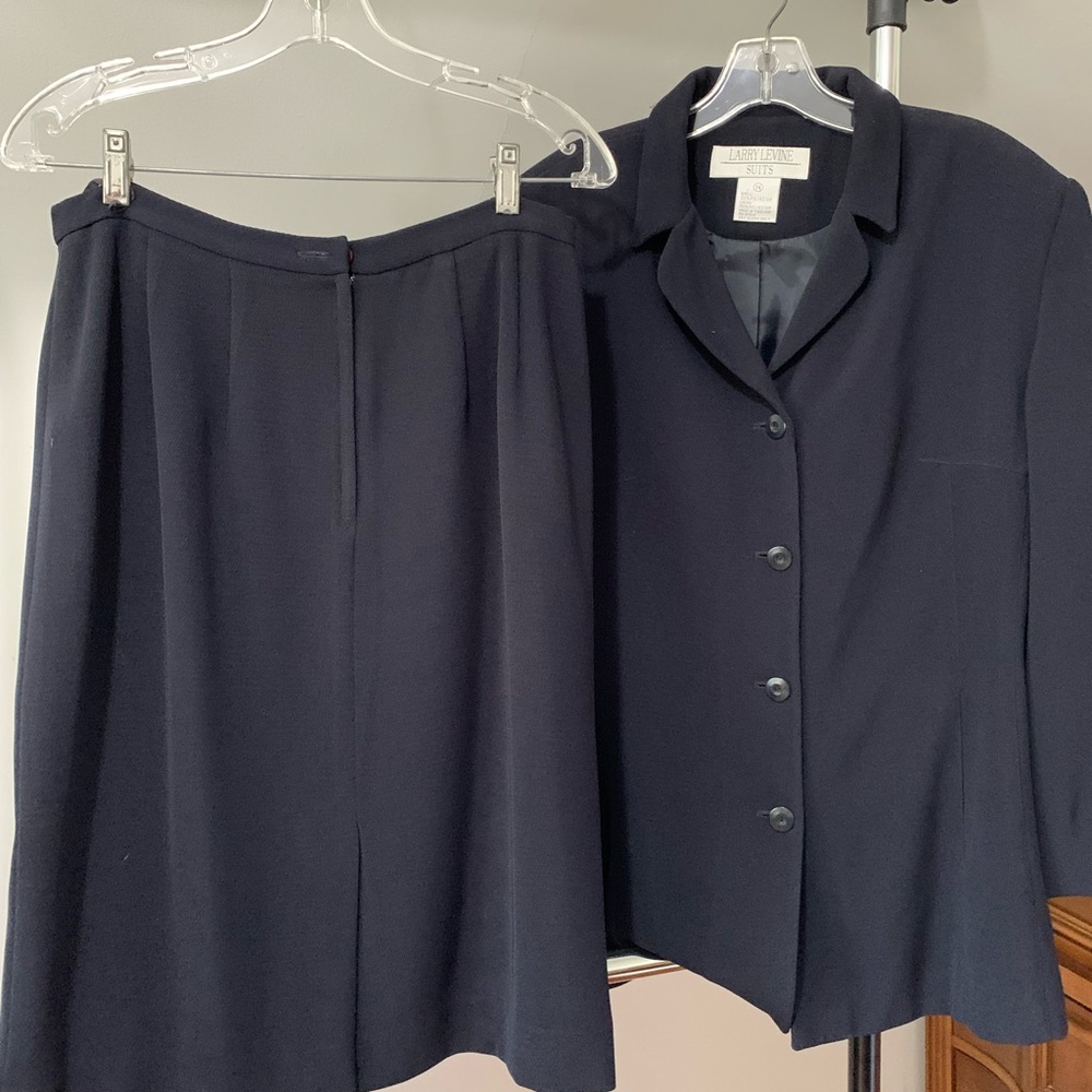 Larry Levine 2 Piece Skirt Suit fully lined women 14